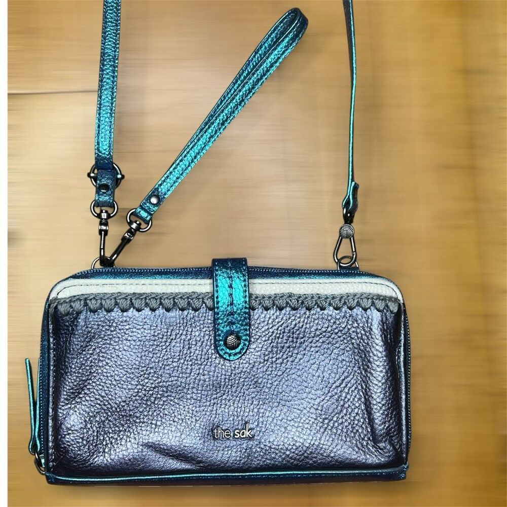 The Sak ‘Iris’ Genuine Leather Convertible Crossbody Bag Wallet Upcycled *FLAW*
